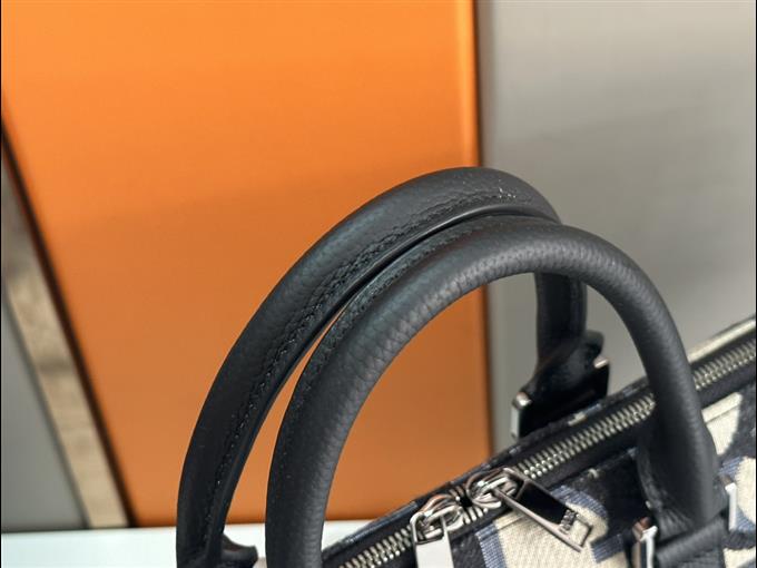 2025228Y 650P203146653